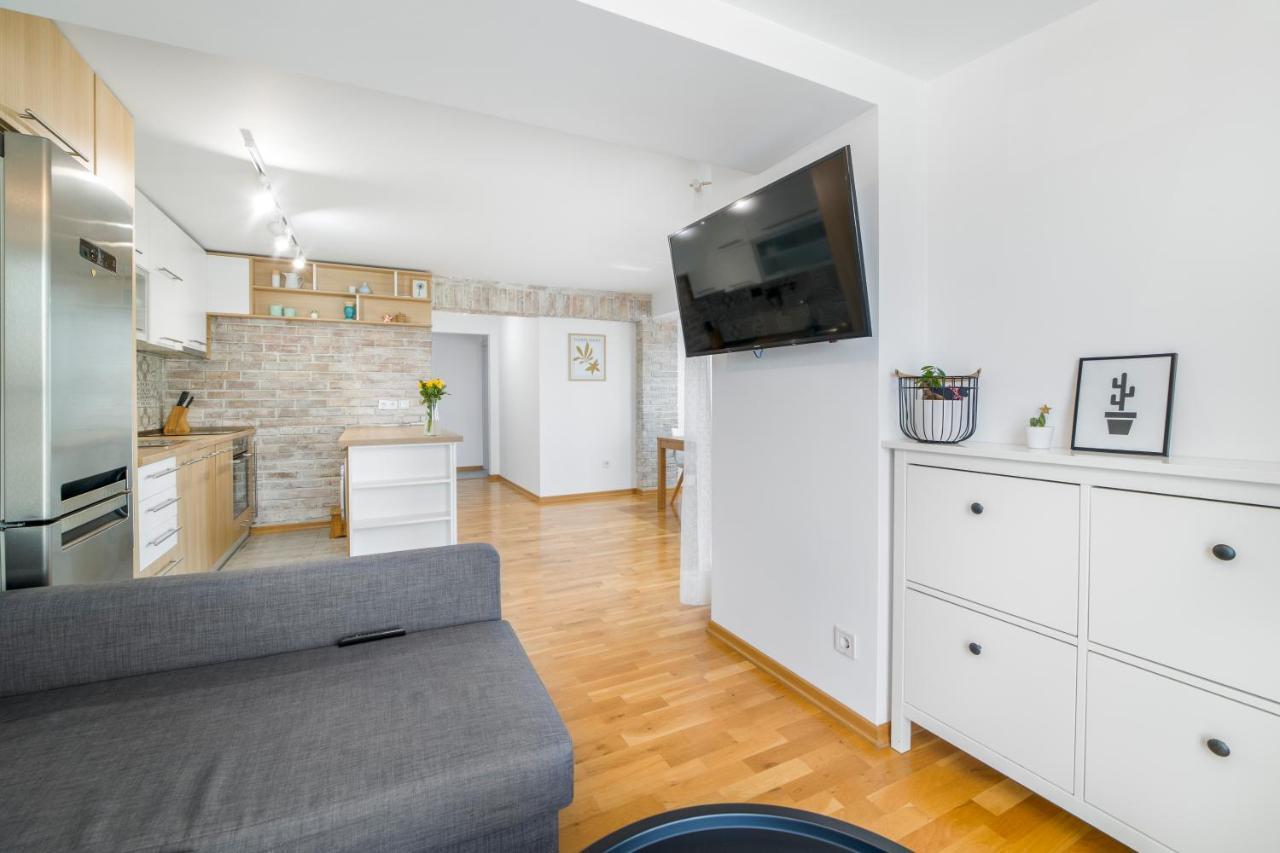 Exclusive Apartment Studentski Grad Sofia Esterno foto