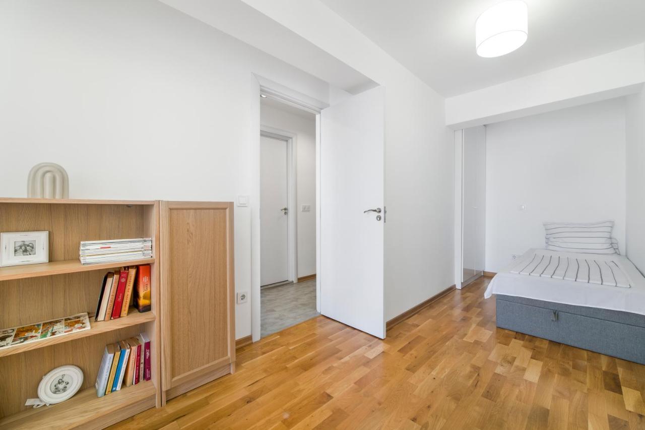 Exclusive Apartment Studentski Grad Sofia Esterno foto